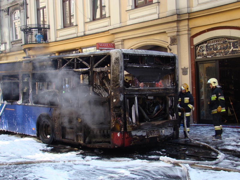 Pożar autobusu na Próchnika (2)