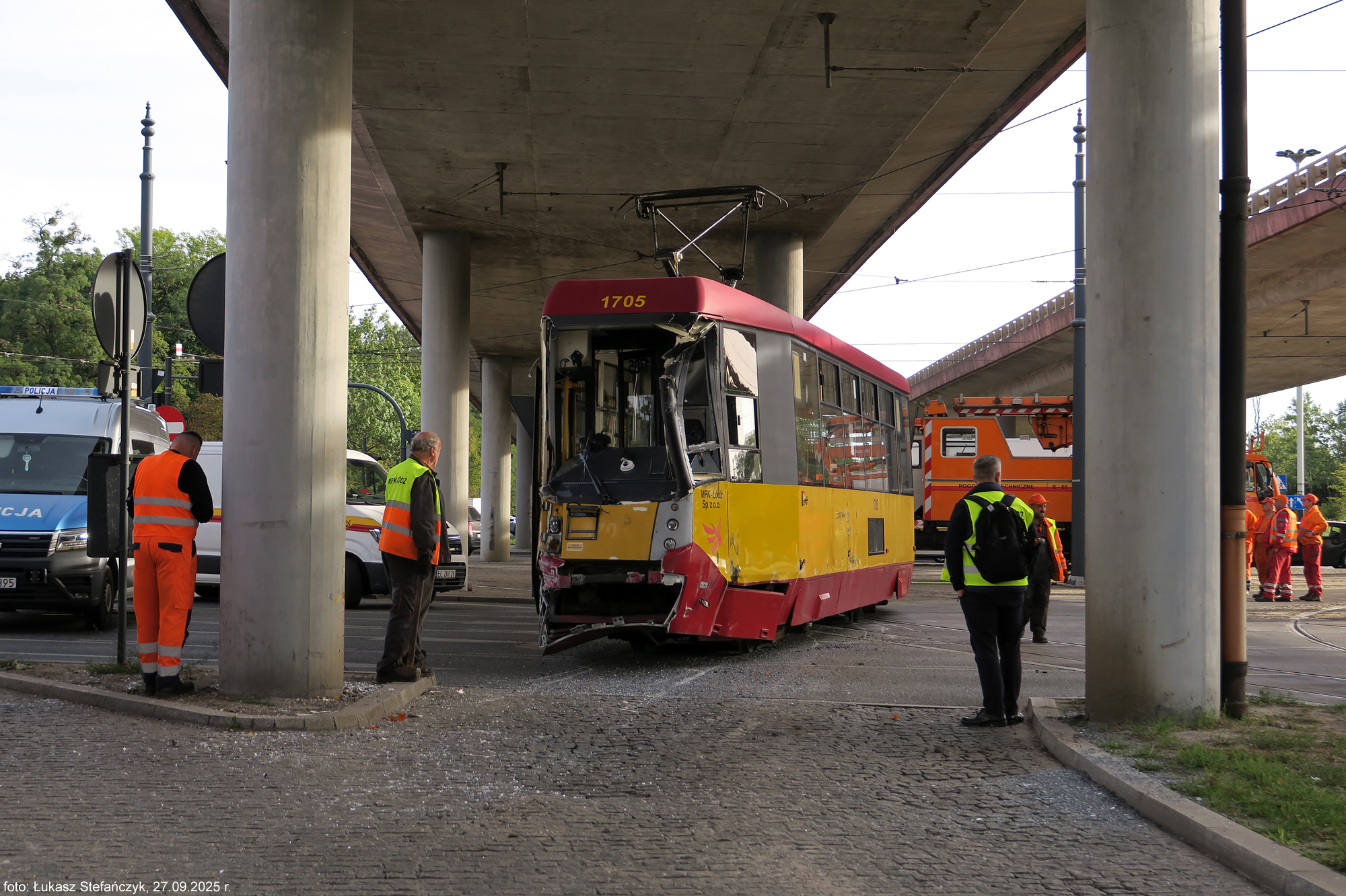Zderzenie Woltana 1705+1707 z elektrykiem 1209 /02