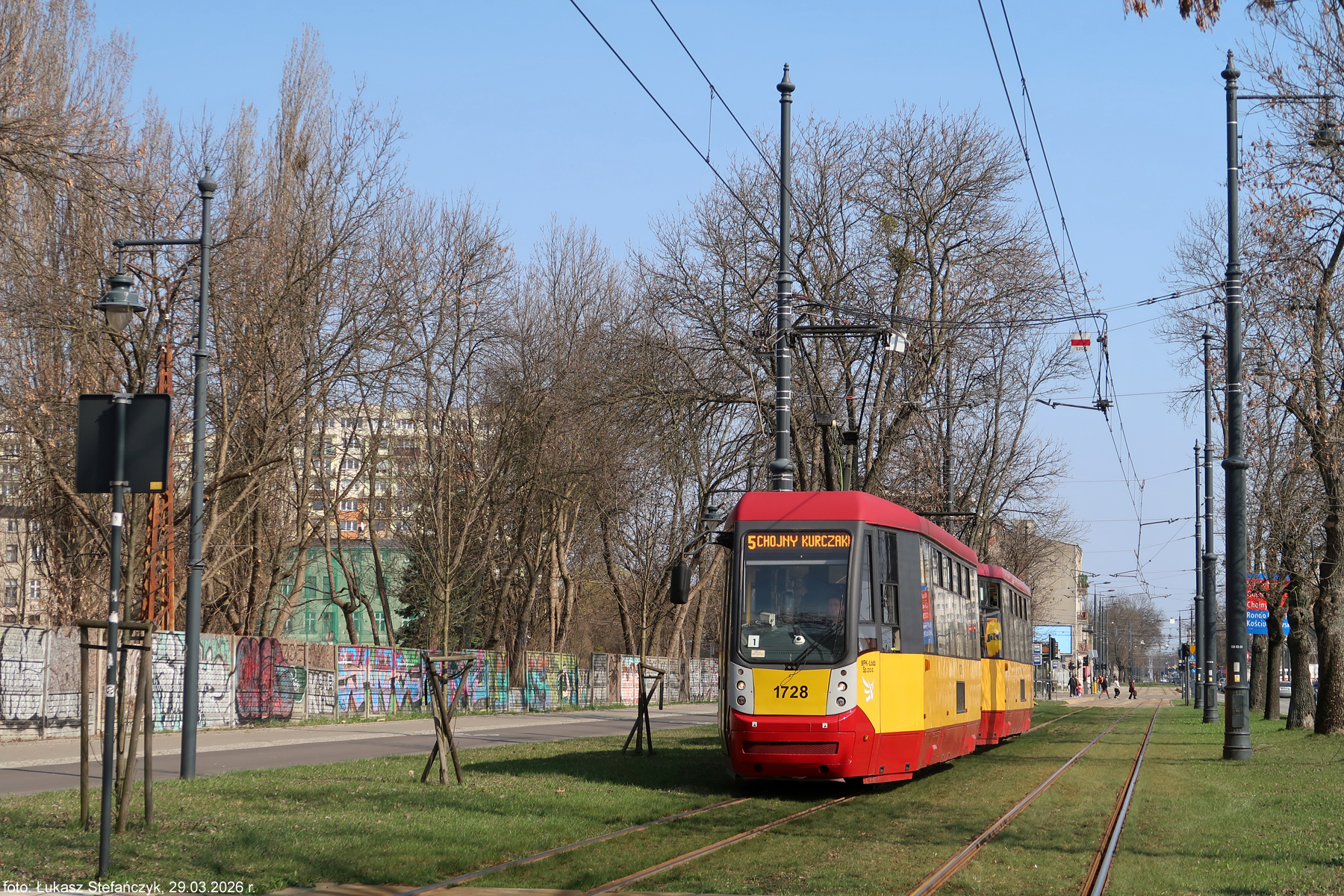 Dawniej mijałby zajezdnię