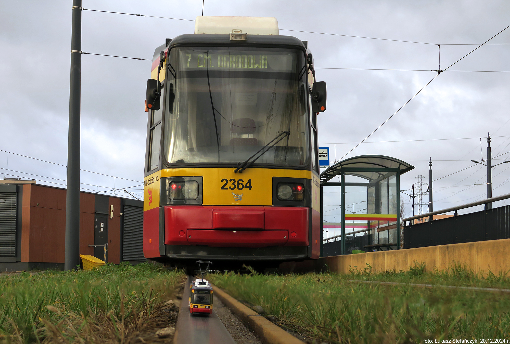 GT6M-ZR duży i mały