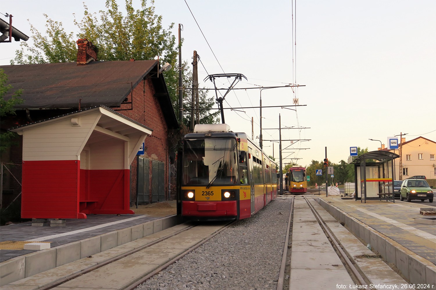 Tramwaje i nowa-stara wiata na Brusie