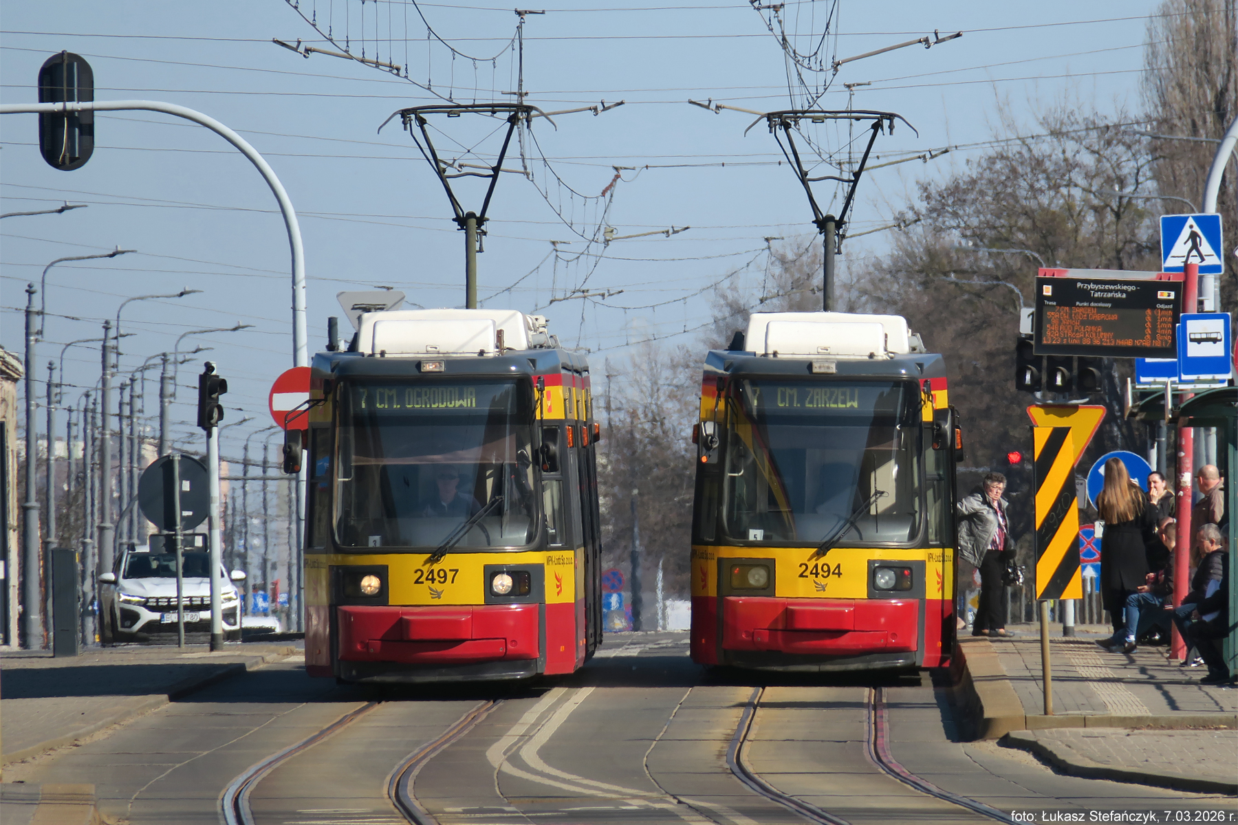 Jeny na całorocznej linii cmentarnej