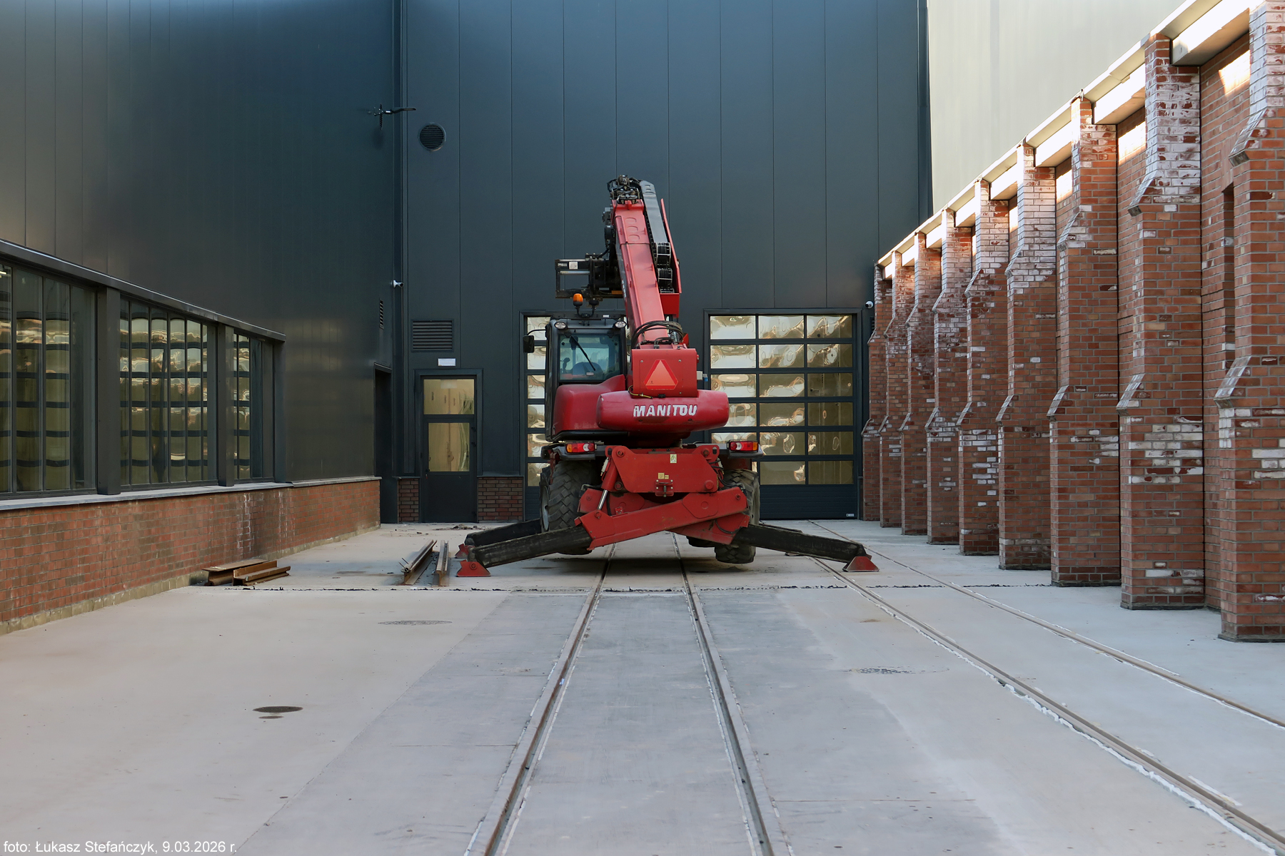 W dniu otwarcia Zakładu Techniki na Helenówku /06